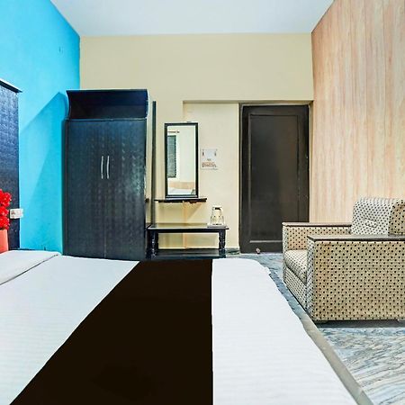 Super Collection O Mathura Near Railway Station Екстер'єр фото
