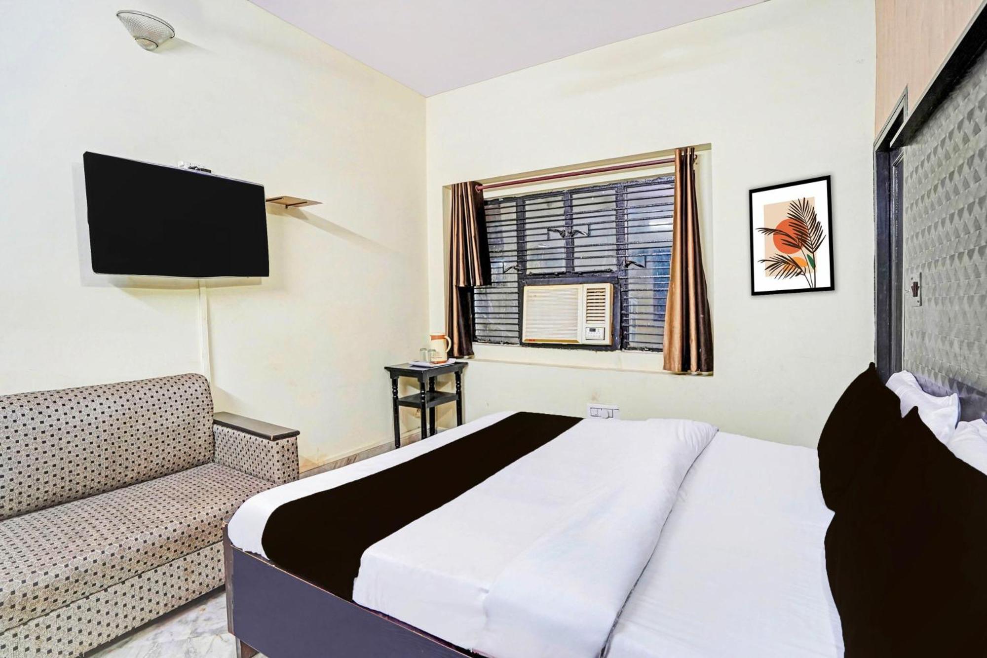 Super Collection O Mathura Near Railway Station Екстер'єр фото