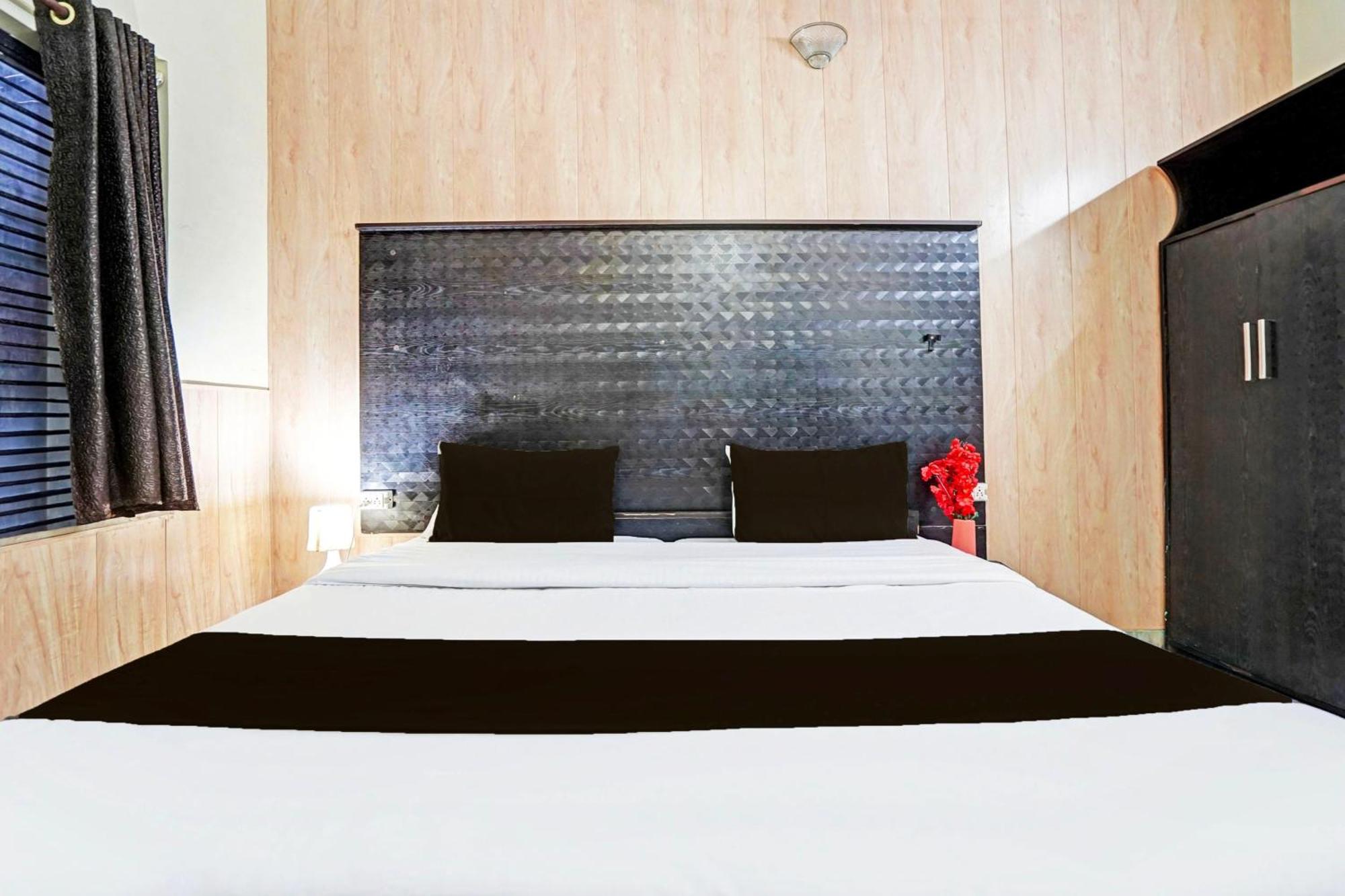 Super Collection O Mathura Near Railway Station Екстер'єр фото