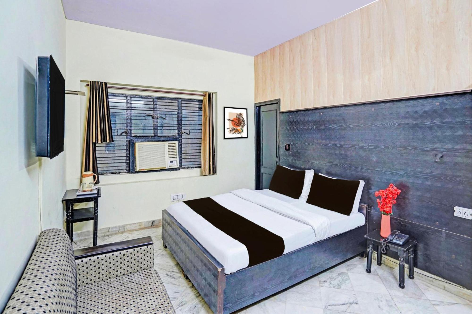 Super Collection O Mathura Near Railway Station Екстер'єр фото